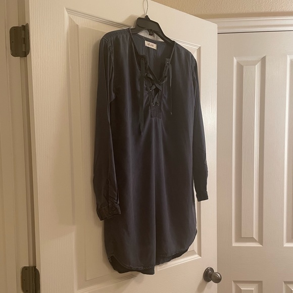 BELLA DAHL Navy Blue Dress with Lace Up Detail and Roll Up Sleeves - Picture 10 of 11